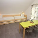 Gita's Haus מלון דירות 3*