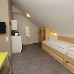 מלון דירות Gita's Haus רוסט