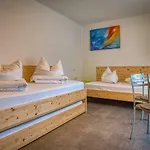 Gita's Haus 3* רוסט