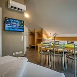 Gita's Haus מלון דירות רוסט