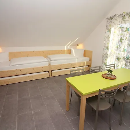 Gita's Haus Aparthotel 3*