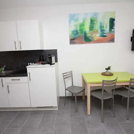 Gita's Haus 3*