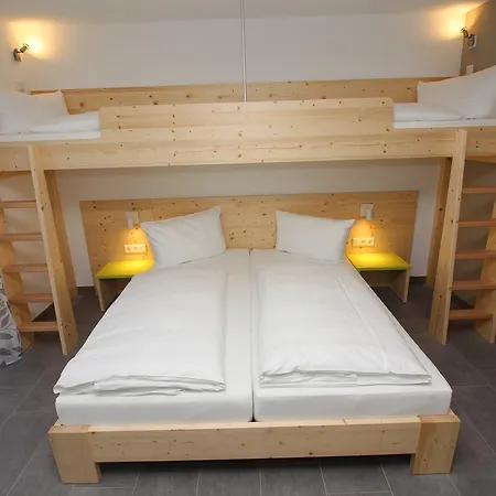 Gita's Haus 3*
