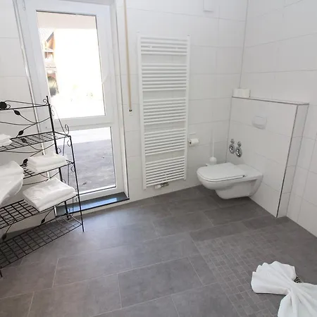 Gita's Haus 3*