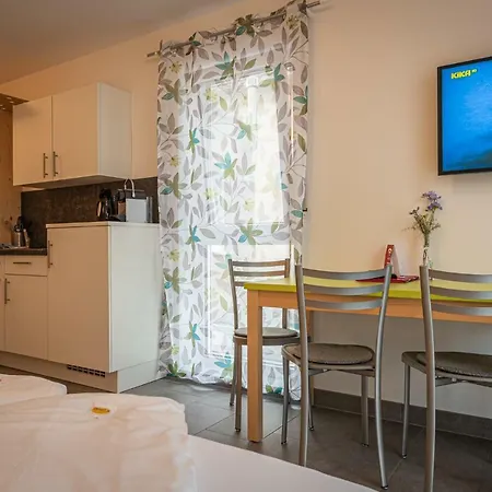 Gita's Haus Aparthotel