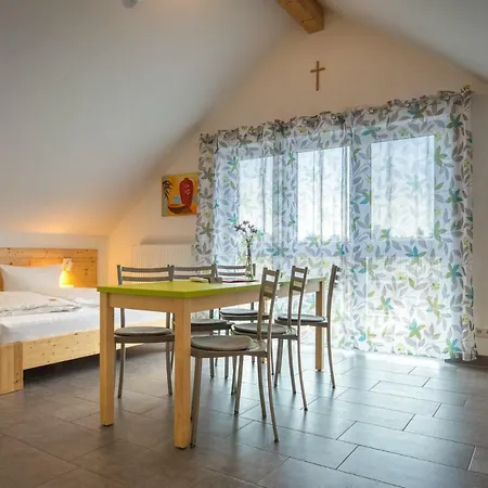 Gita's Haus 3*